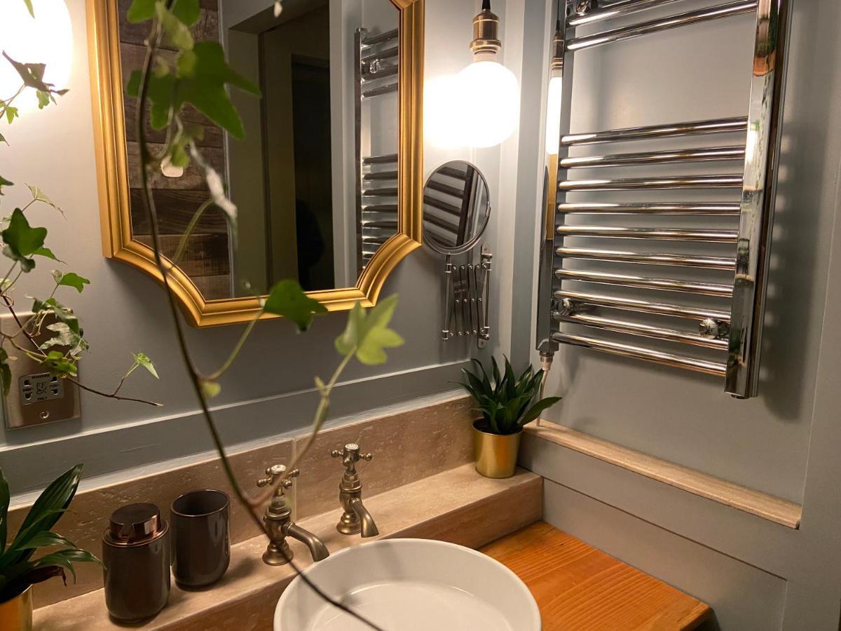 Cosy Double Shepherds Hut In Beautiful Wicklow With Underfloor Heating Throughout Rathnew Buitenkant foto