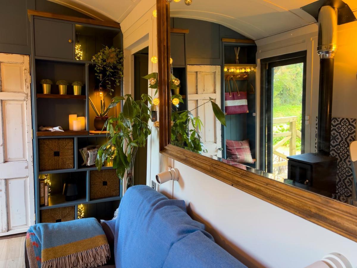 Cosy Double Shepherds Hut In Beautiful Wicklow With Underfloor Heating Throughout Rathnew Buitenkant foto