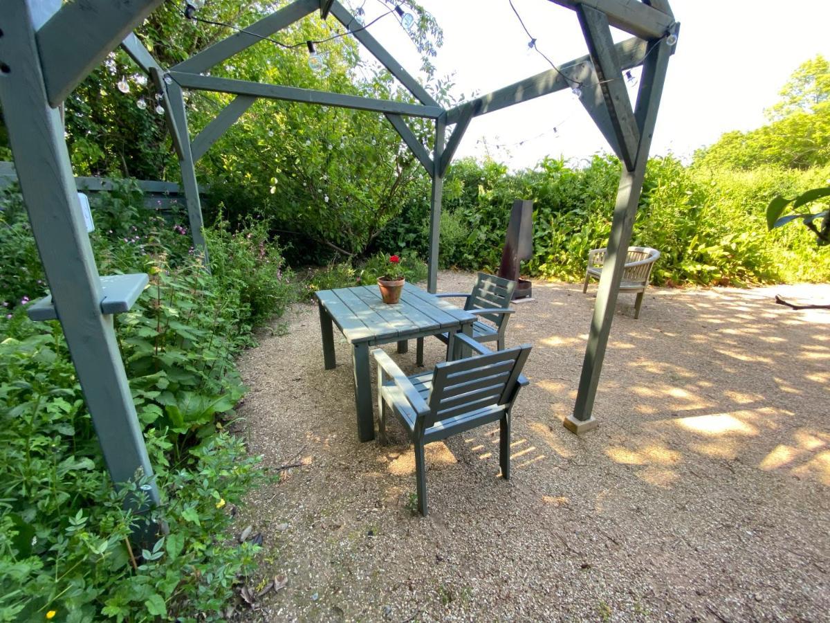 Cosy Double Shepherds Hut In Beautiful Wicklow With Underfloor Heating Throughout Rathnew Buitenkant foto